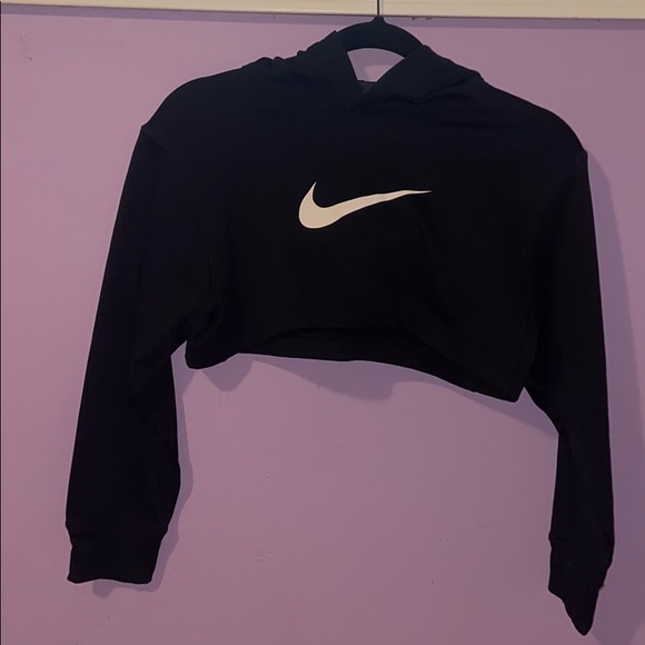 Nike Crop - Picture 1 of 3